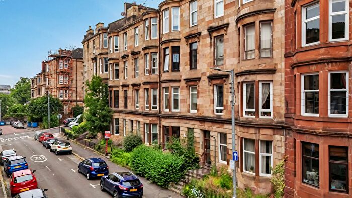 2 Bedroom Flat For Sale In White Street, Partick, G11