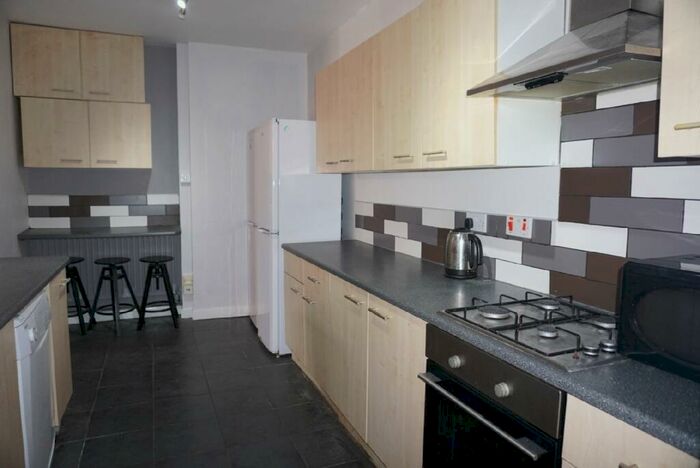 3 Bedroom House To Rent In Harrow Road, Selly Oak, Birmingham, West Midlands, B29