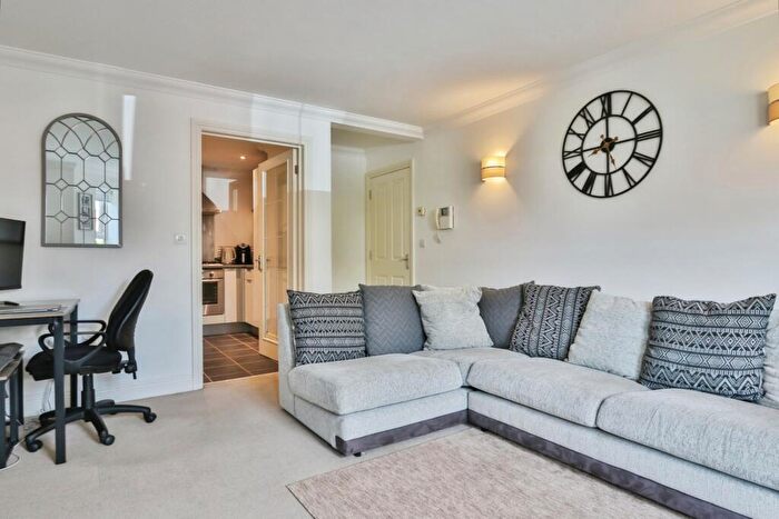 1 Bedroom Flat For Sale In Capstone Road, Bournemouth, Dorset, BH8