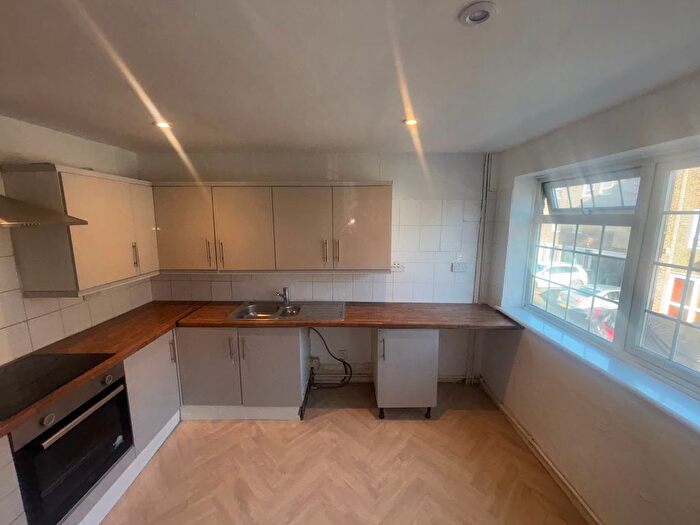 4 Bedroom Terraced House To Rent In St Edmunds, Erith, DA18