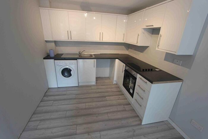 2 Bedroom Flat To Rent In Windsor, Crossways Court, SL4