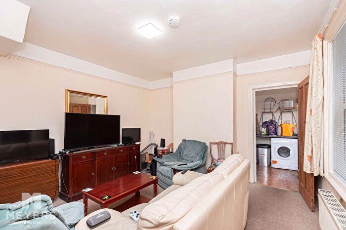 1 Bedroom Semi-Detached House To Rent In Brassey Road, Winton, BH9