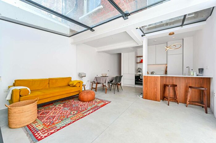 1 Bedroom Flat To Rent In Horsell Road, Highbury And Islington, London, N5