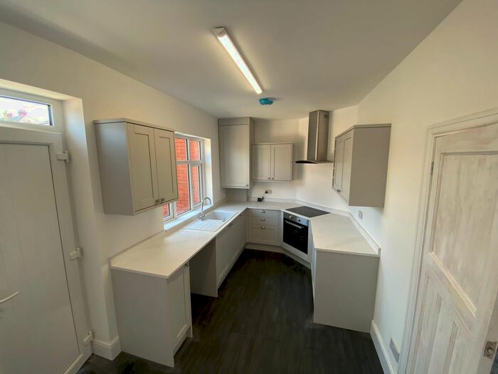 3 Bedroom Terraced House To Rent In Stanley Road, Oldham, Lancashire, OL9
