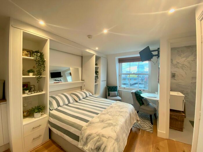 Apartment To Rent In Coleherne Road, SW10