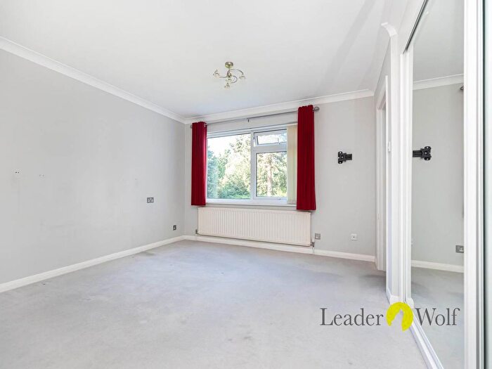3 Bedroom Flat To Rent In Martello Road South, Canford Cliffs, Poole, BH13