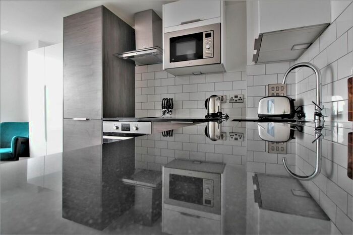 Studio To Rent In London Road, Crawley, RH10