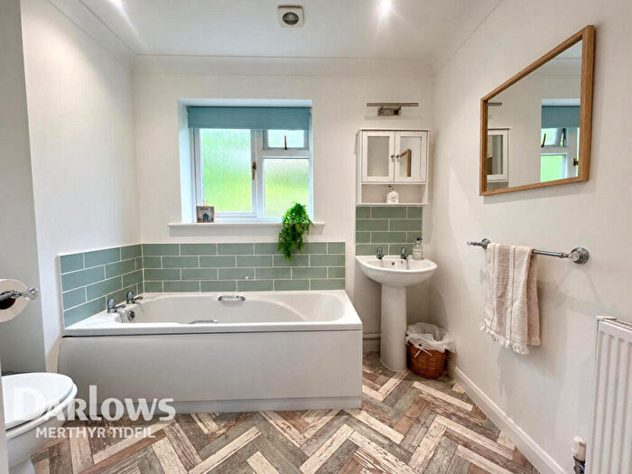 4 Bedroom Detached House For Sale In Manor Court, Treharris, CF46
