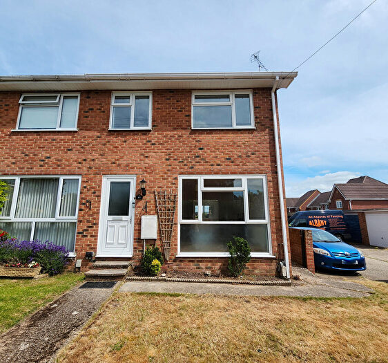 3 Bedroom End Of Terrace House To Rent In Albany Road, Andover, SP10
