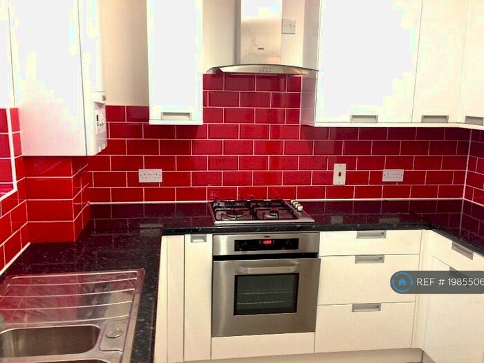 2 Bedroom Flat To Rent In Frendsbury Road, London, SE4