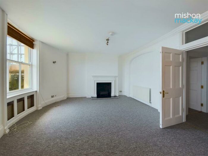 2 Bedroom Flat To Rent In Marine Parade, Brighton, East Sussex, BN2