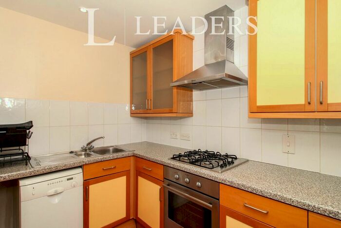 2 Bedroom Flat To Rent In Christchurch, BH23