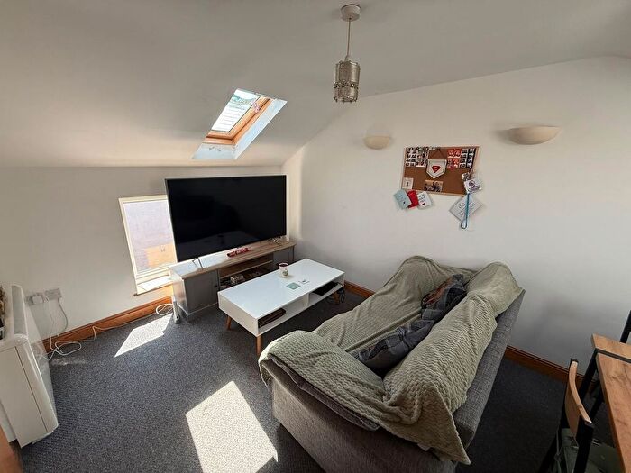 2 Bedroom Terraced House To Rent In George Street, Ryde, PO33