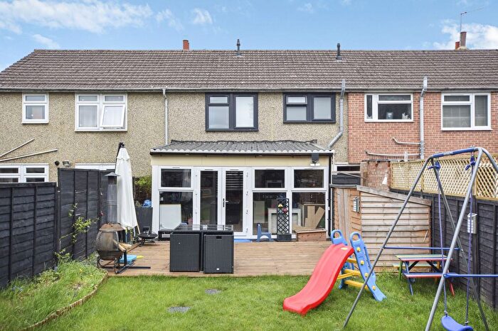 3 Bedroom Terraced House For Sale In Cherwell Avenue, Kidlington, OX5