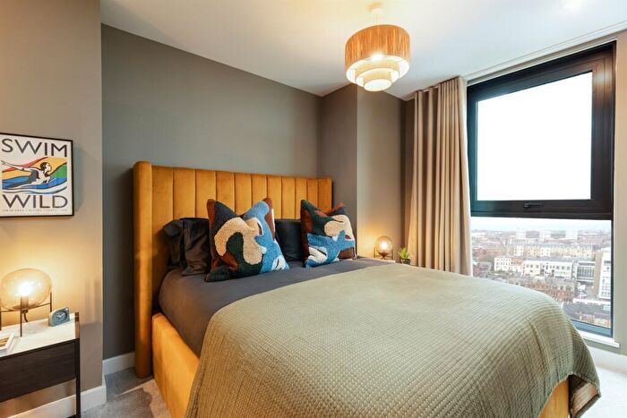2 Bedroom Apartment To Rent In Holland Street, Glasgow, Glasgow City, G2