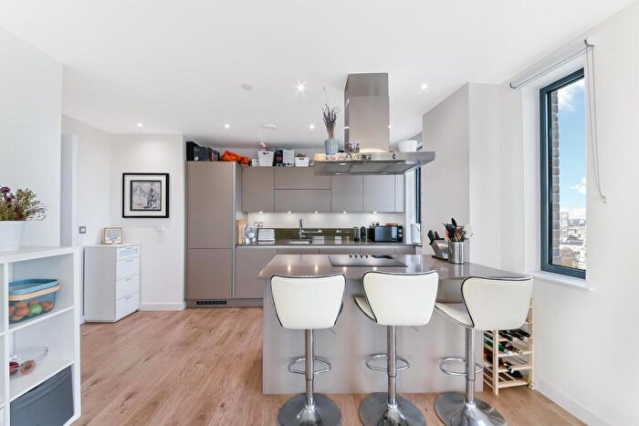 1 Bedroom Apartment To Rent In Roosevelt Tower, Manhattan Plaza, London, E14
