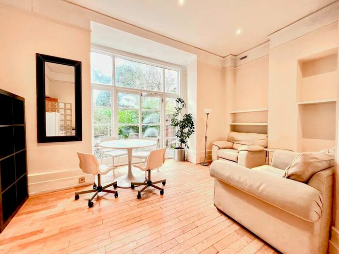 2 Bedroom Flat To Rent In Dresden Road, Archway, N19