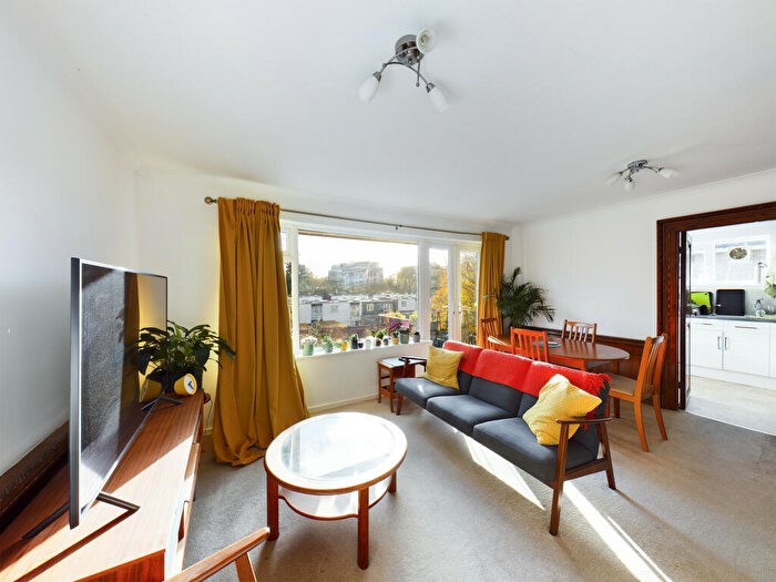 3 Bedroom Flat To Rent In The Avenue, Beckenham, Kent, BR3