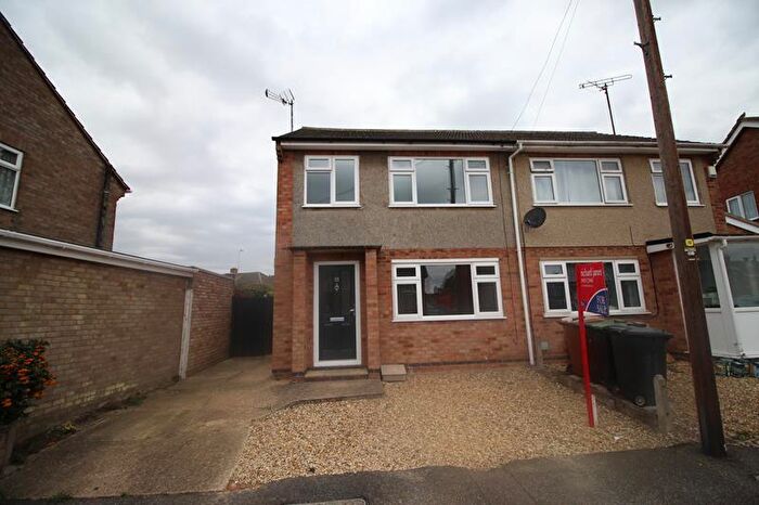 3 Bedroom End Of Terrace House To Rent In Ash Close, Irchester, NN29