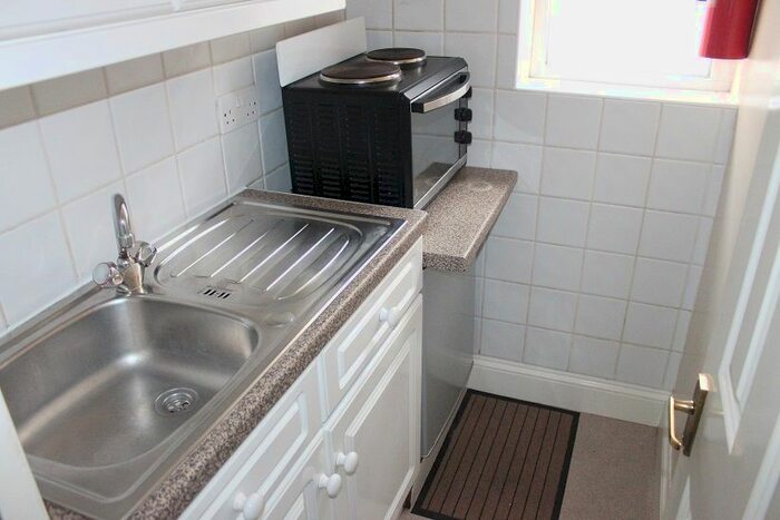 Studio To Rent In Hampden Road, Harrow HA3