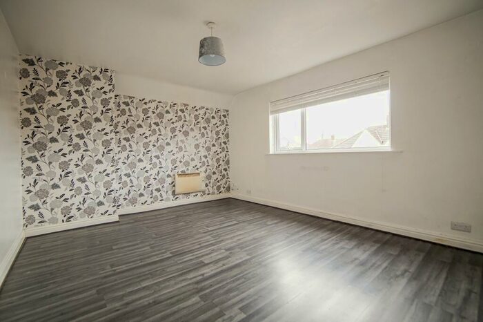 2 Bedroom Flat To Rent In Ilminster Avenue, Knowle, Bristol, BS4