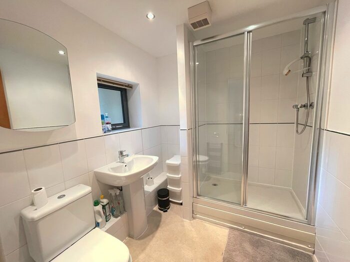 2 Bedroom Flat To Rent In Woodins Way, Oxford, OX1