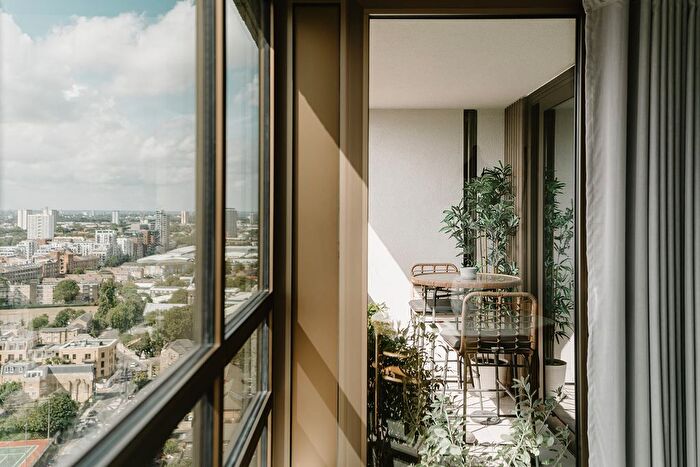 2 Bedroom Flat To Rent In Balfron Tower, St Leonards Road, London, E14