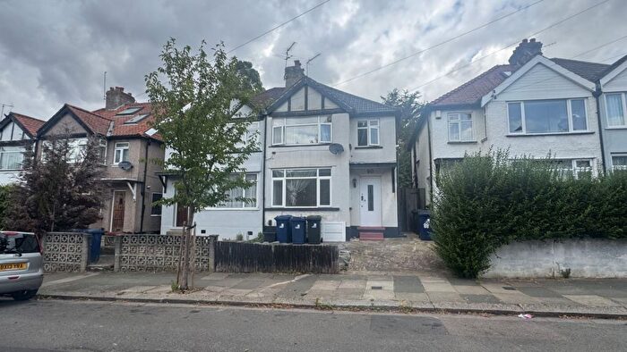 4 Bedroom Terraced House To Rent In Beresford Road, Hanwell, W7