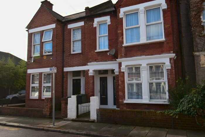 1 Bedroom Flat To Rent In Bruce Road, Mitcham, CR4