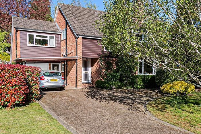 4 Bedroom Detached House For Sale In Valley Close, Hertford, Hertfordshire, SG13