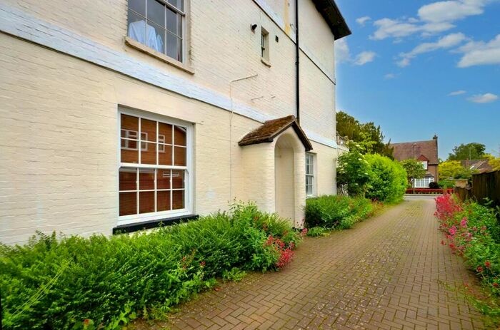 1 Bedroom Apartment To Rent In Park Road, Hanslope, MK19