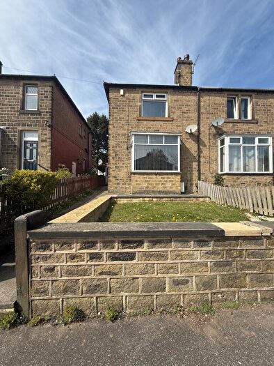 2 Bedroom End Of Terrace House To Rent In Heatherfield Road, Huddersfield, HD1