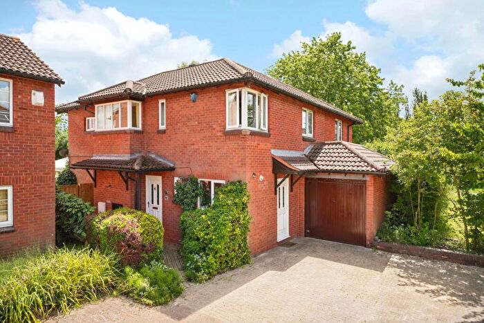 5 Bedroom Detached House For Sale In Wavell Court, Bolbeck Park, Milton Keynes, MK15