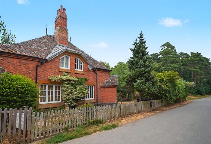 2 Bedroom Cottage To Rent In Harlestone Road, Northampton, NN5