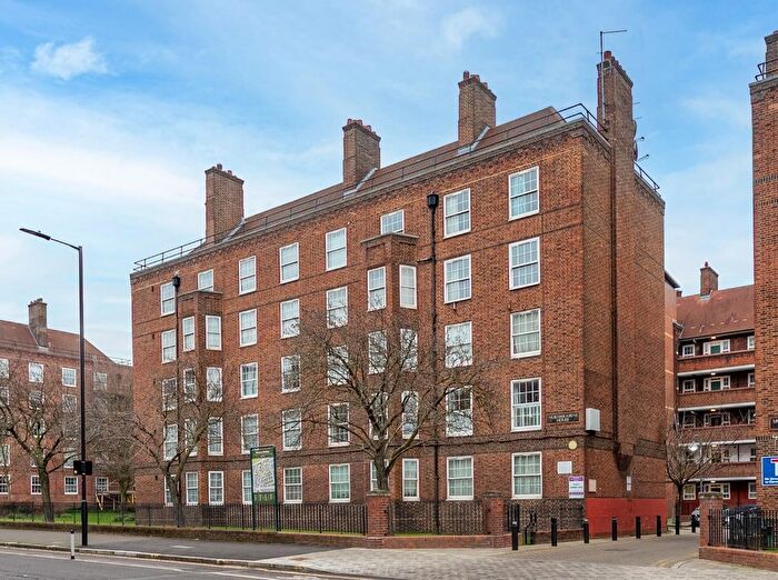 2 Bedroom Flat For Sale In Pembury Road, London, E5
