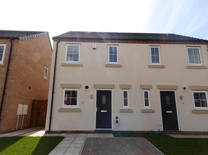 2 Bedroom Semi-Detached House To Rent In Oak Tree Place, Leeds, West Yorkshire, Uk, LS9