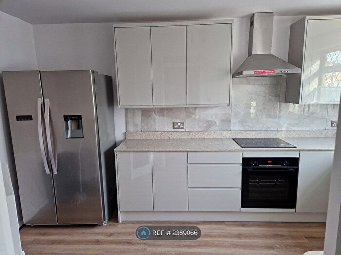 3 Bedroom Terraced House To Rent In Hatfield Road, London, E15