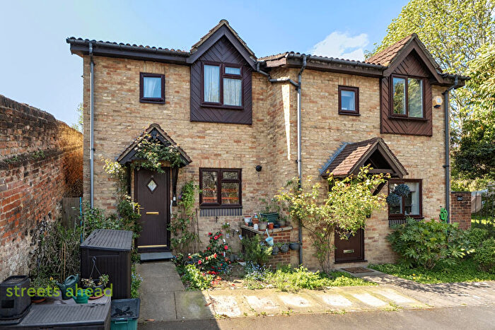 2 Bedroom Semi Detached House For Sale In Hanover Street, Croydon, CR0