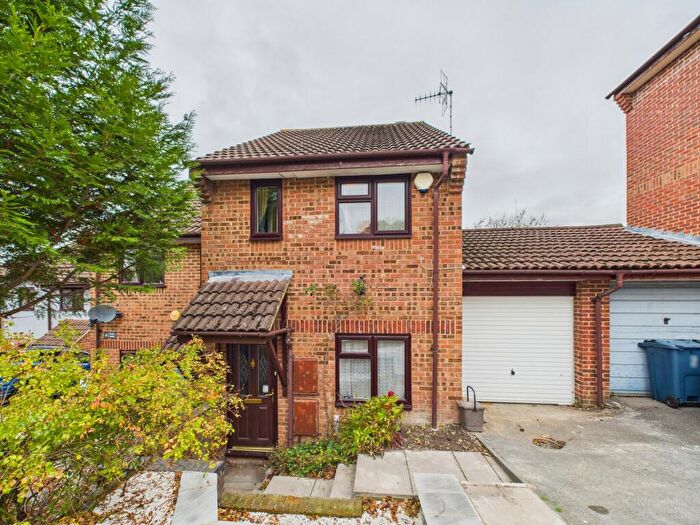 2 Bedroom Semi Detached House For Sale In Durley Hollow, High Wycombe, Buckinghamshire, HP13