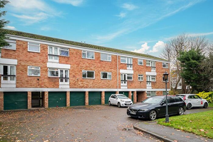 3 Bedroom Apartment For Sale In Highland Road, Bromley, BR1