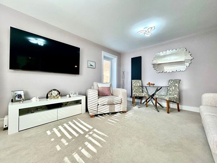 1 Bedroom Flat For Sale In Chapples Close, Norton Fitzwarren, Taunton, TA2