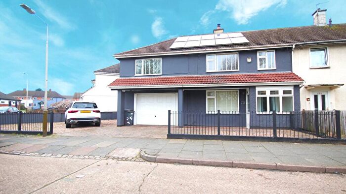 5 Bedroom Semi-Detached House To Rent In New Parks Boulevard, Leicester, Leicestershire, LE3
