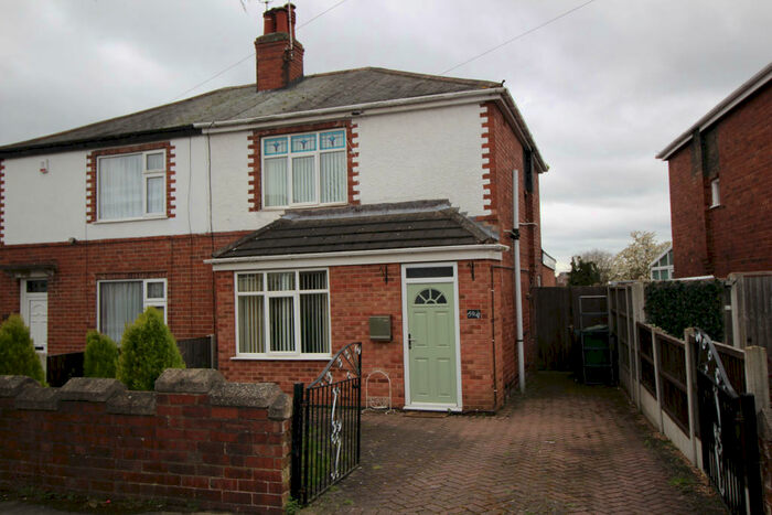 3 Bedroom Semi-Detached House To Rent In Kilton Crescent, Worksop, S81