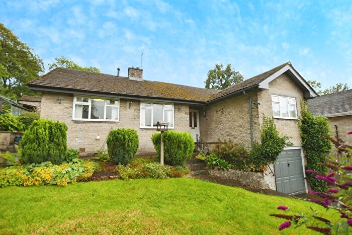 3 Bedroom Detached Bungalow For Sale In The Hills, Bradwell, Hope Valley, S33