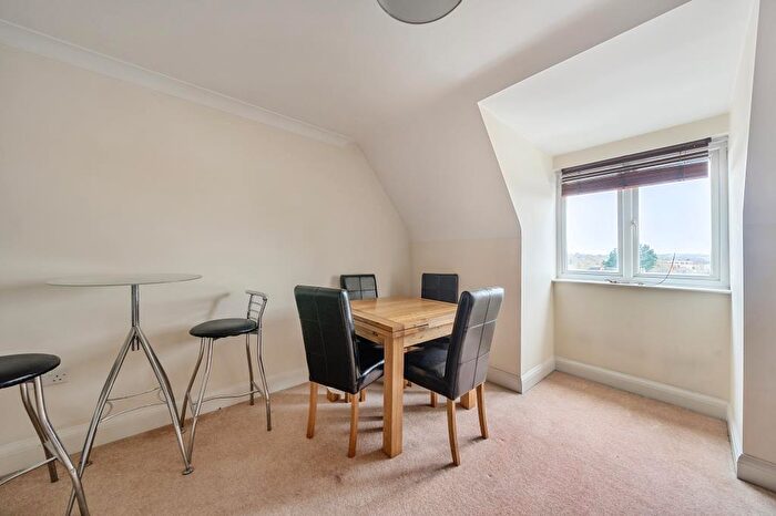 2 Bedroom Flat For Sale In East Oxford, Oxfordshire, OX4