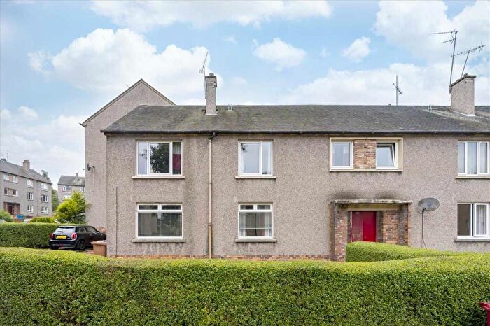 2 Bedroom Flat To Rent In Begg Avenue, Falkirk, Stirling, FK1