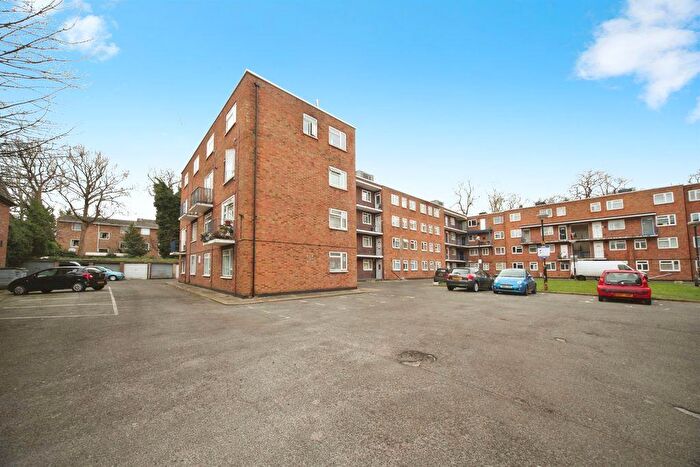 Flat For Sale In Viceroy Court, High Street South, Dunstable, LU6