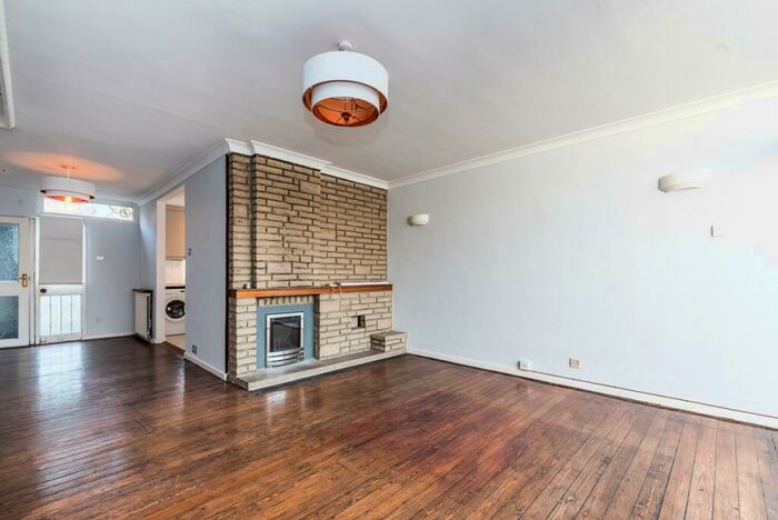 3 Bedroom Terraced House To Rent In Delawyk Crescent London, SE24