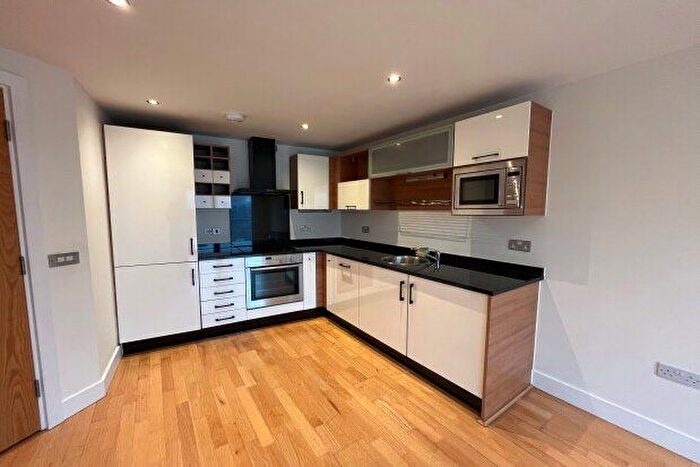 2 Bedroom Flat To Rent In The Boulevard, Leeds, LS10