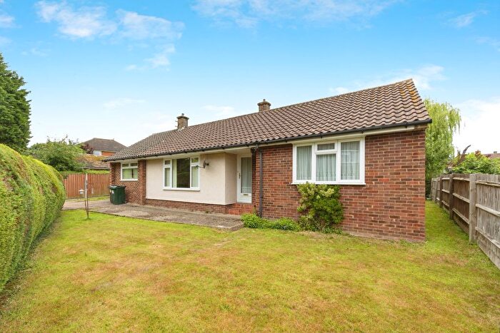 4 Bedroom Detached Bungalow For Sale In The Street, Ashford, TN24